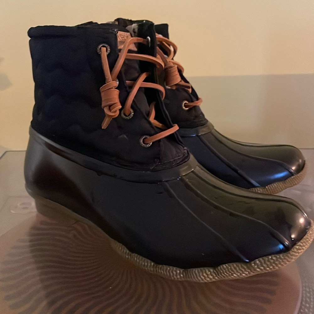 NWOT Sperry Syrens Gulf Duck Boot - Quilted Navy Blue 6.5